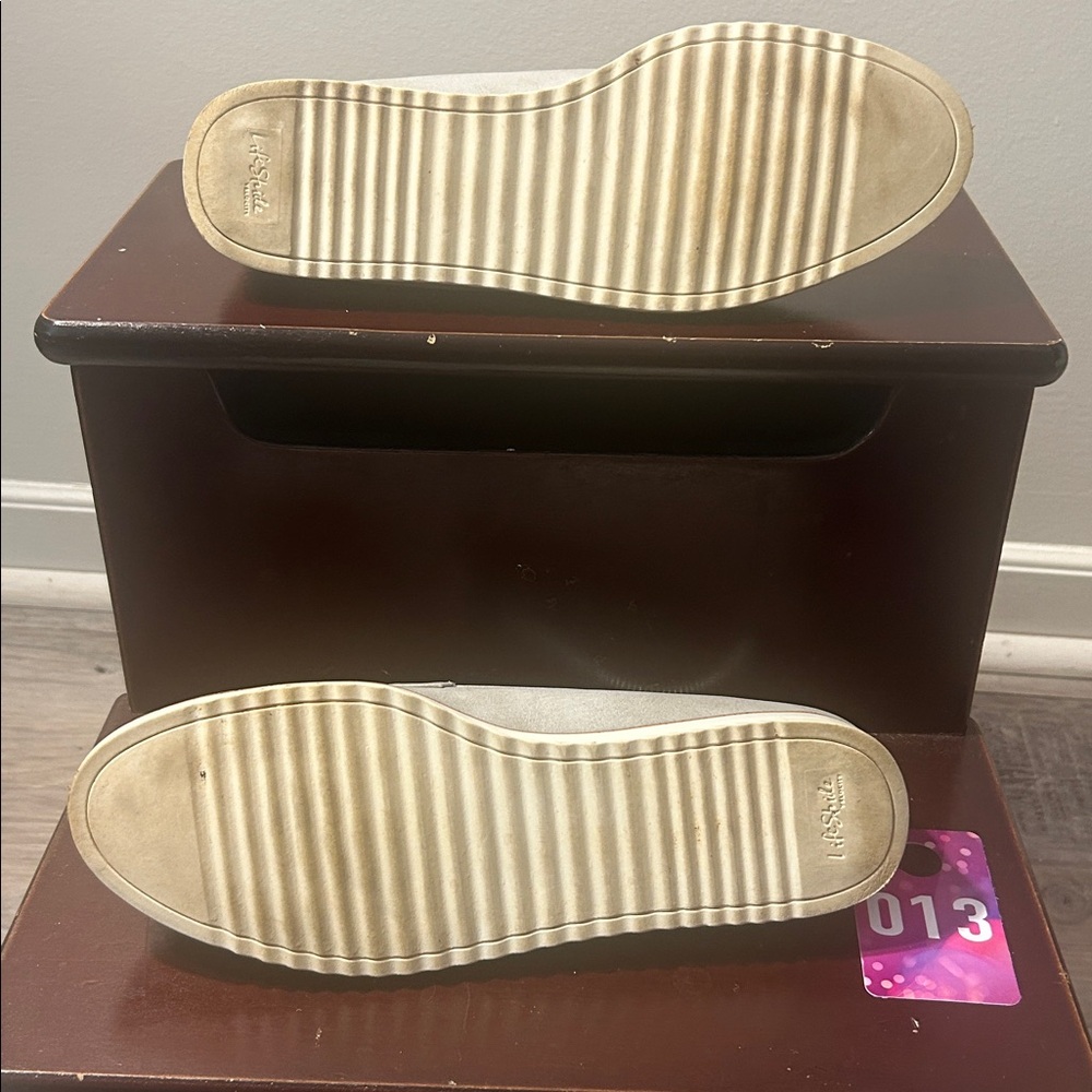 Life Stride Women's Gray Loafers - Picture 7 of 9